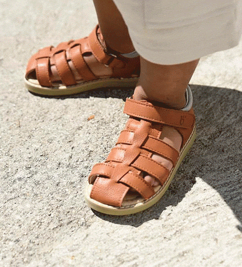 Discover our kids' sandals collection for babies and toddlers, girls et boys